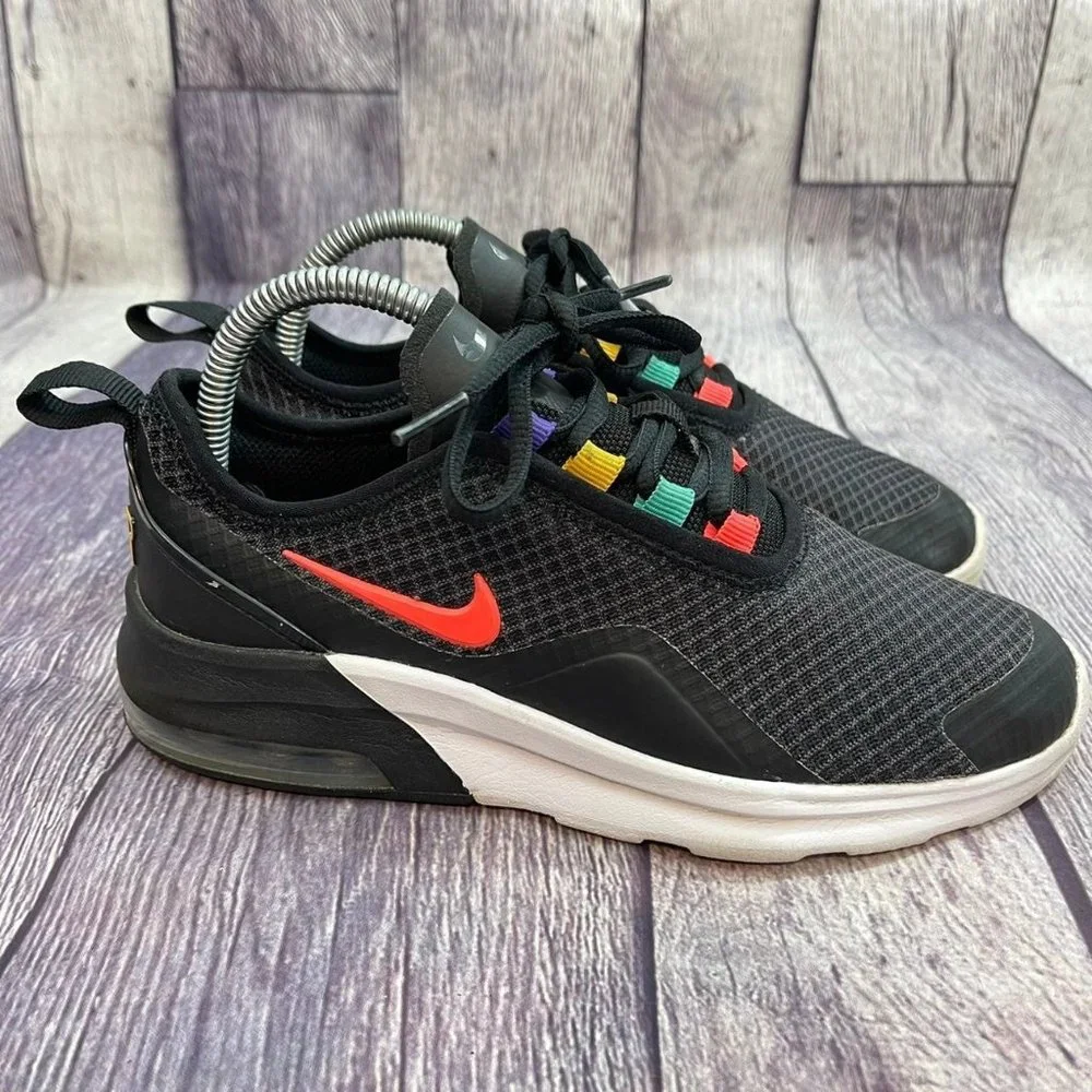 Nike Air Max Motion 2 Kids Youth Size 4 Black Athletic Running Sneakers Shoes
